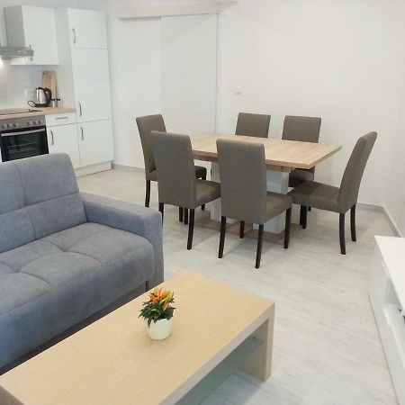 Apartment Rika Omiš Buitenkant foto