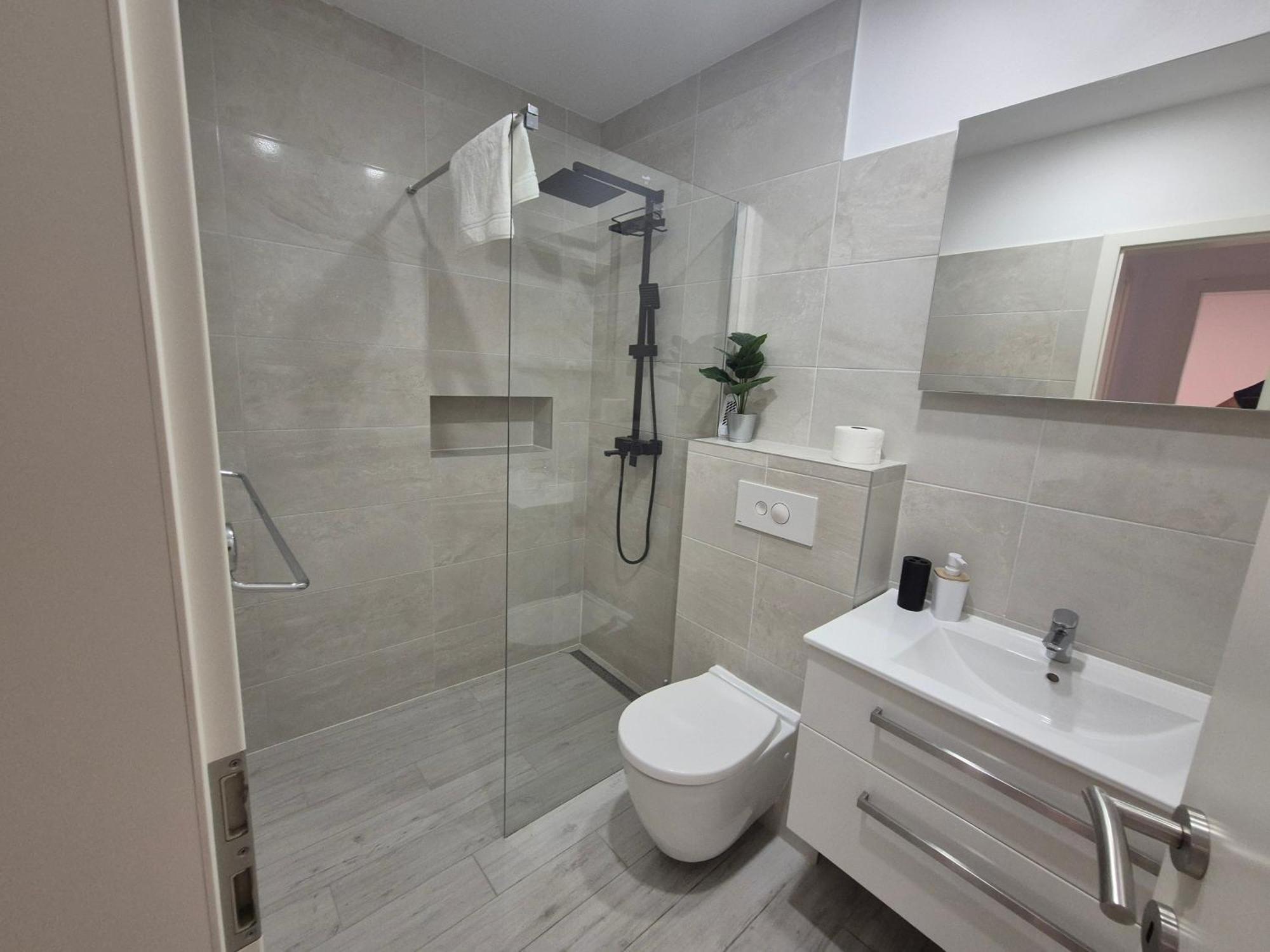 Apartment Rika Omiš Buitenkant foto